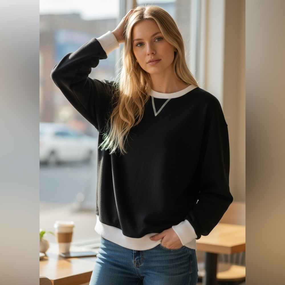 New-2XL buttery soft Long Sleeve Crewneck performance
Black & white sweatshirt